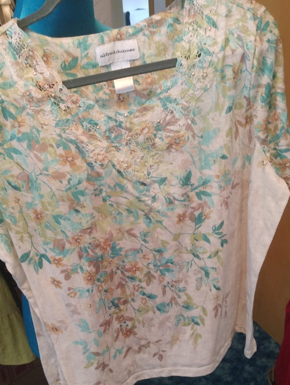Alfred Dunner Cream Floral Lace-Trim Top with Teal & Tan Leaves